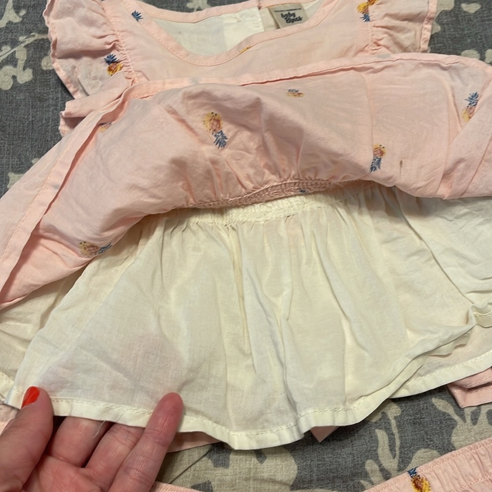 Pineapple Outfit - Picture 4 of 12